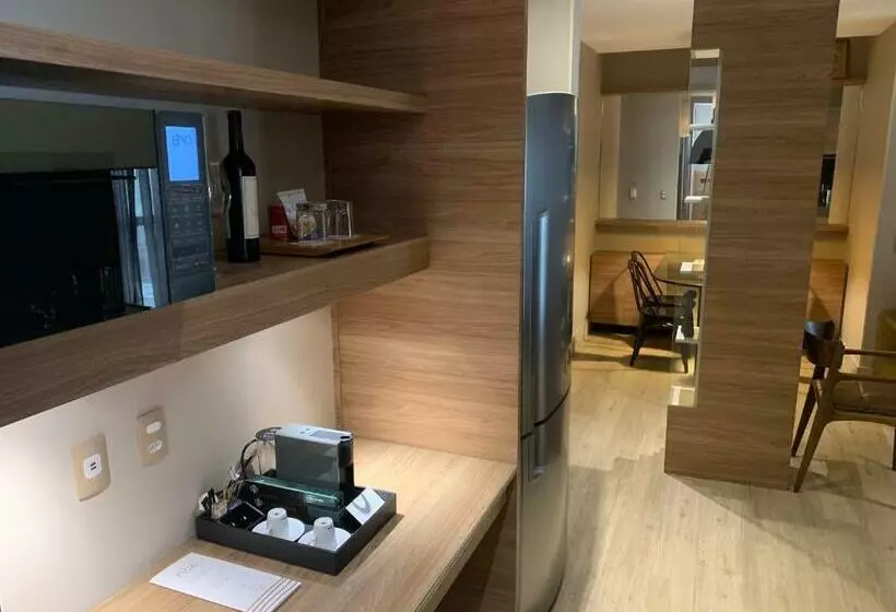 スタンダードスタジオ, Ritz Copacabana Boutique