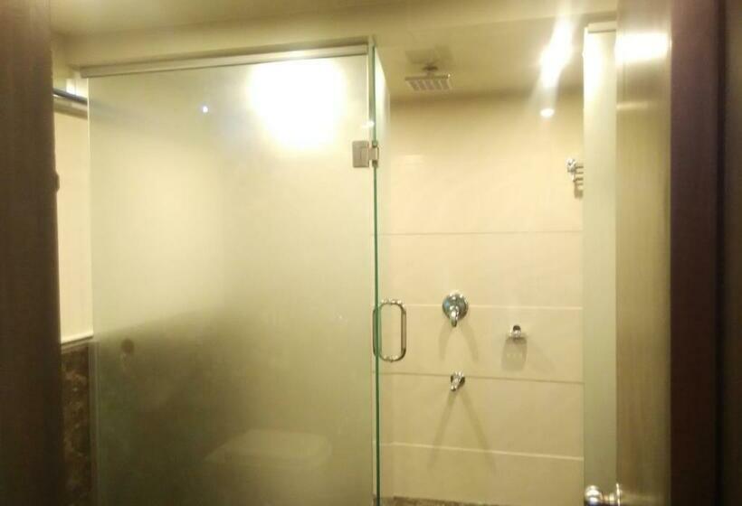 חדר משפחתי, Sai Residency