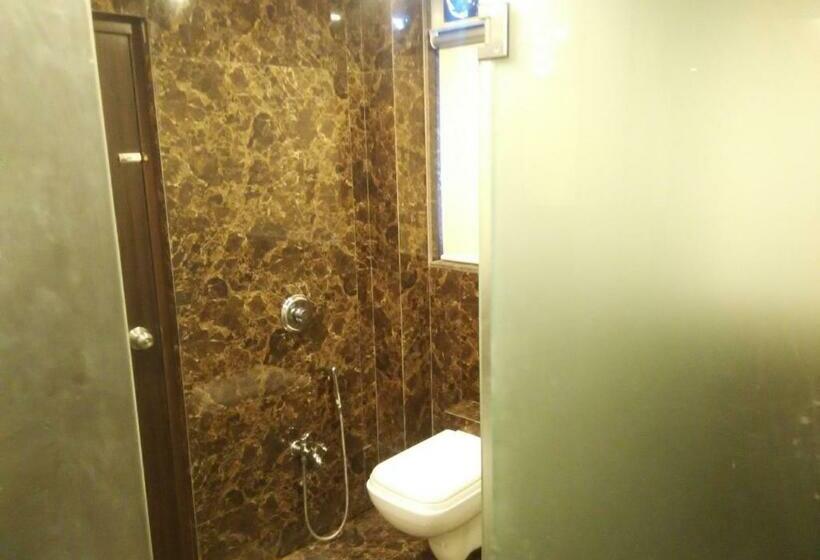 חדר משפחתי, Sai Residency