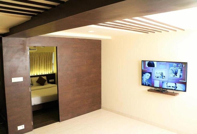 סוויטה דלוקס, Sai Residency