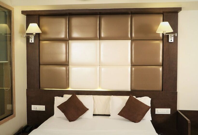 חדר אקזקיוטיב, Sai Residency