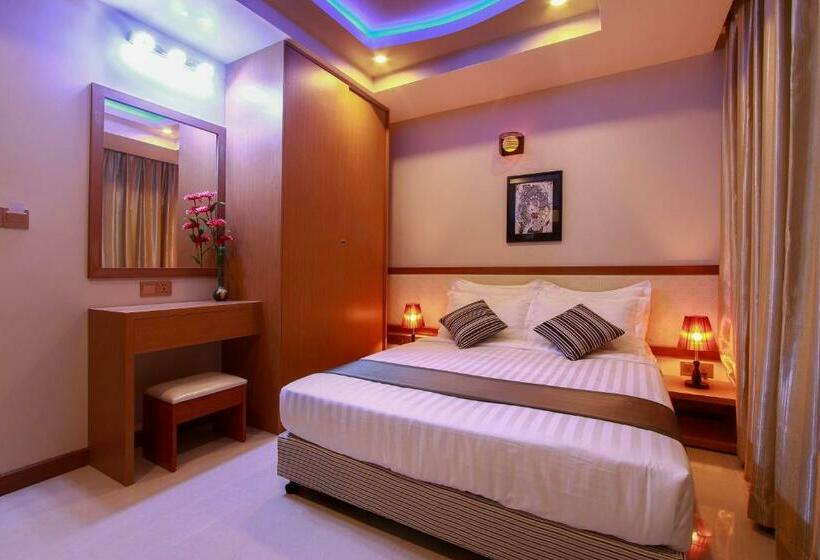 اتاق لوکس با تخت بزرگ, Season At Hulhumale