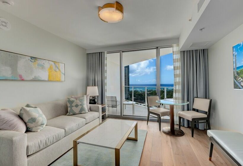 Номер Deluxe Вид на Море, The Ritzcarlton Residences, Waikiki Beach