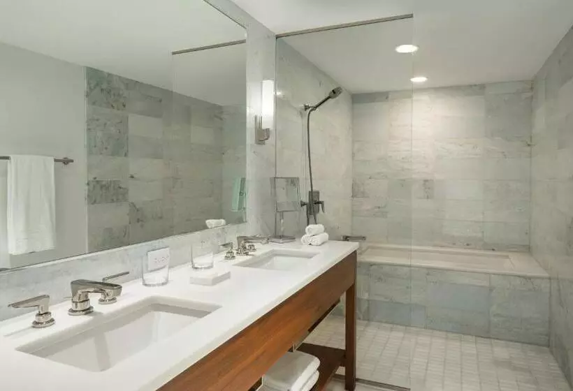 オーシャンビュースタンダードルーム, The Ritzcarlton Residences, Waikiki Beach