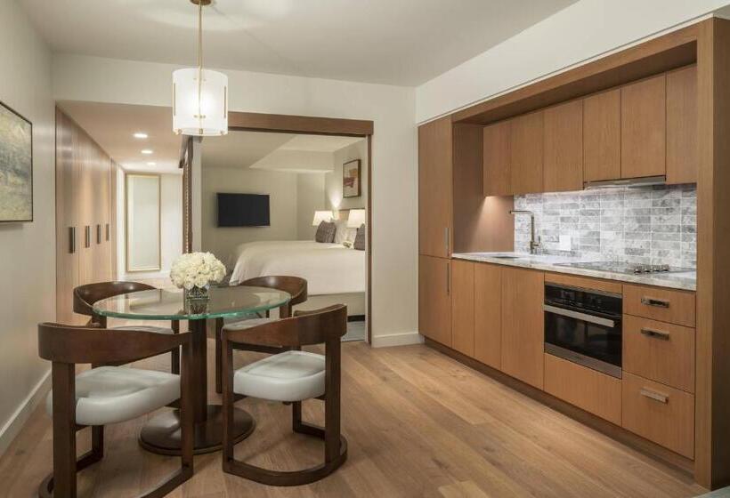 带海景的复工套房, The Ritzcarlton Residences, Waikiki Beach