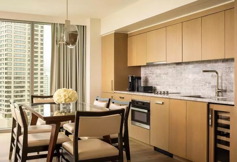 デラックススイート２ベッドルーム, The Ritzcarlton Residences, Waikiki Beach