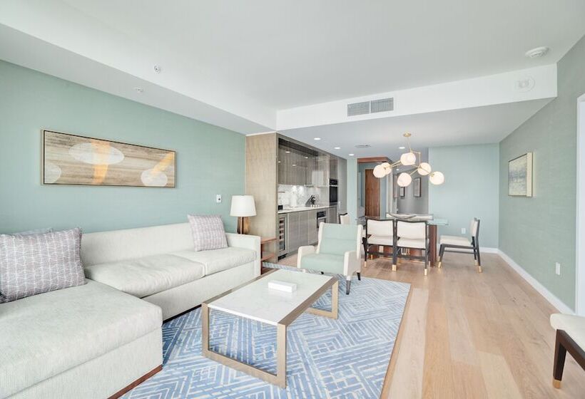 高级两卧套房, The Ritzcarlton Residences, Waikiki Beach