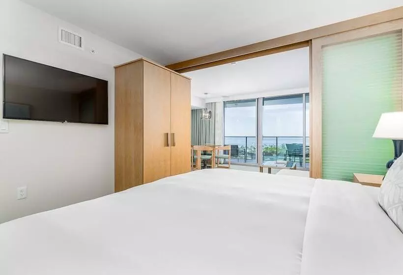 オーシャンビューデラックススイート, The Ritzcarlton Residences, Waikiki Beach