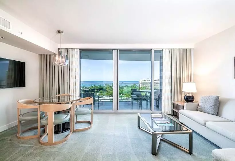 オーシャンビューデラックススイート, The Ritzcarlton Residences, Waikiki Beach
