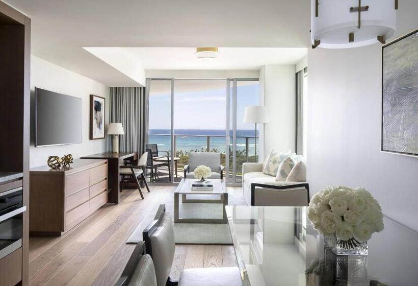 带海景的复工套房, The Ritzcarlton Residences, Waikiki Beach