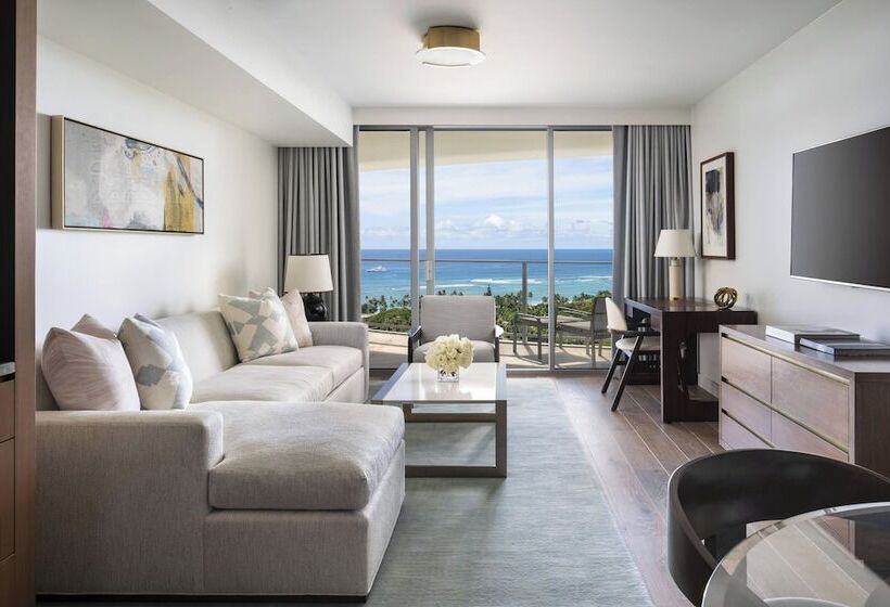 Люкс Deluxe Вид на Море, The Ritzcarlton Residences, Waikiki Beach
