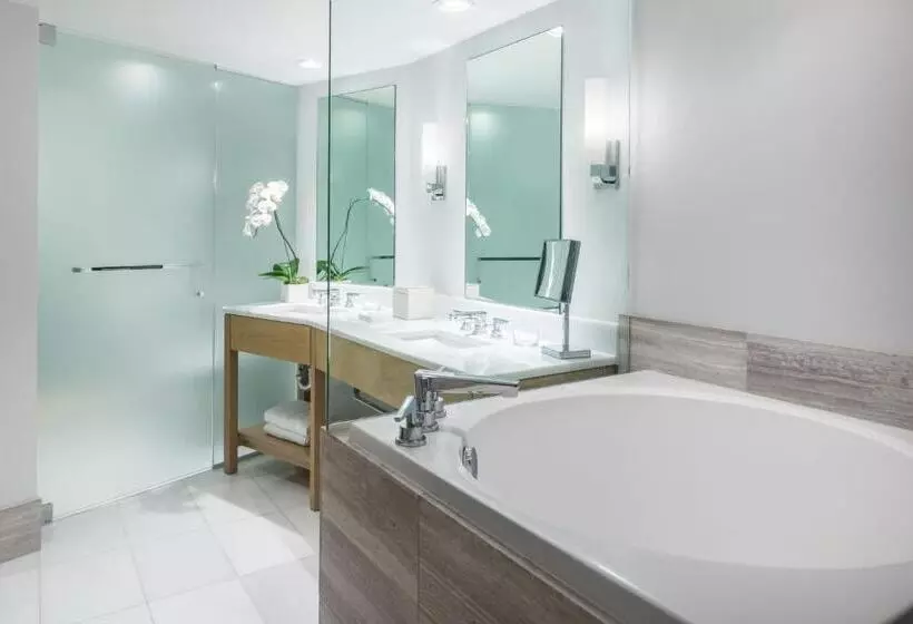 オーシャンビュースタンダードルーム, The Ritzcarlton Residences, Waikiki Beach