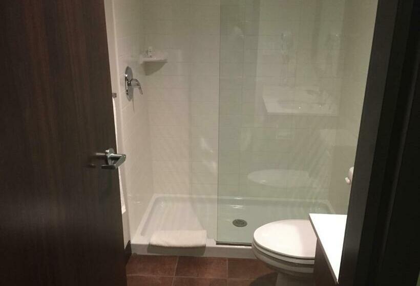 Номер Стандарт, Microtel Inn & Suites By Wyndham Kirkland Lake