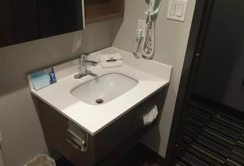スイート, Microtel Inn & Suites By Wyndham Kirkland Lake