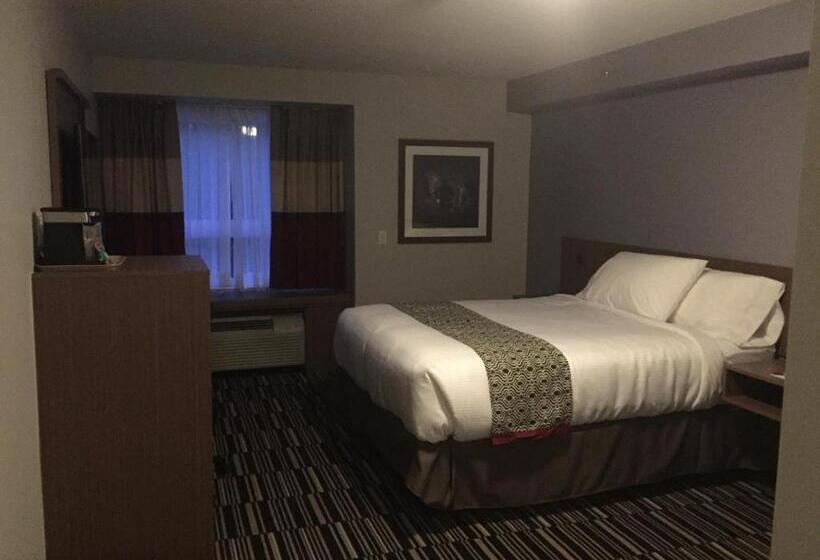 适合残疾人使用的标准间, Microtel Inn & Suites By Wyndham Kirkland Lake