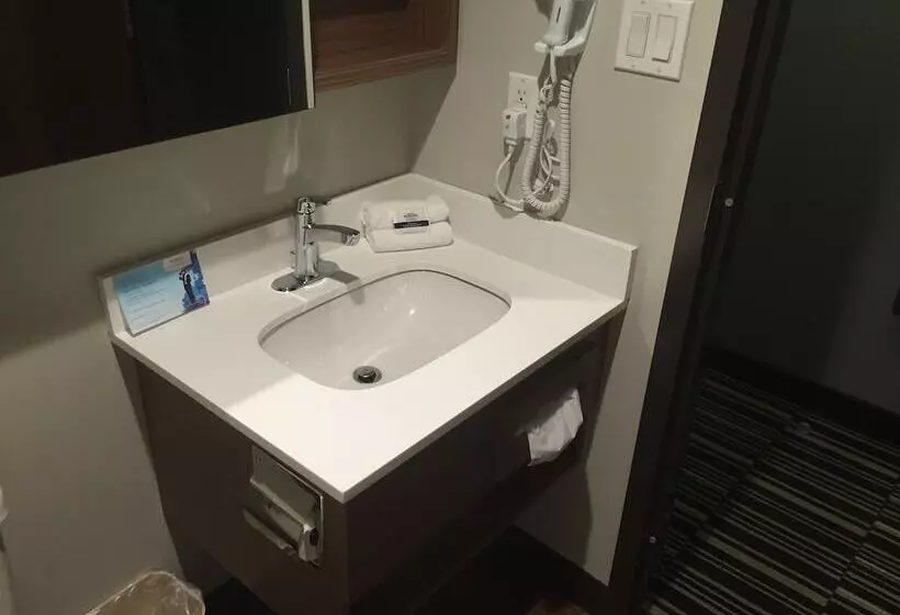 スイート, Microtel Inn & Suites By Wyndham Kirkland Lake