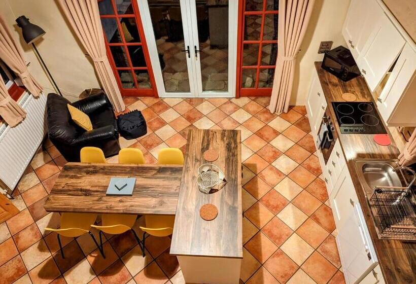 منزل 3 غرف نوم, Millers Close Holiday Cottages