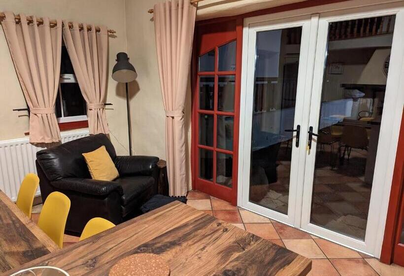 منزل 3 غرف نوم, Millers Close Holiday Cottages