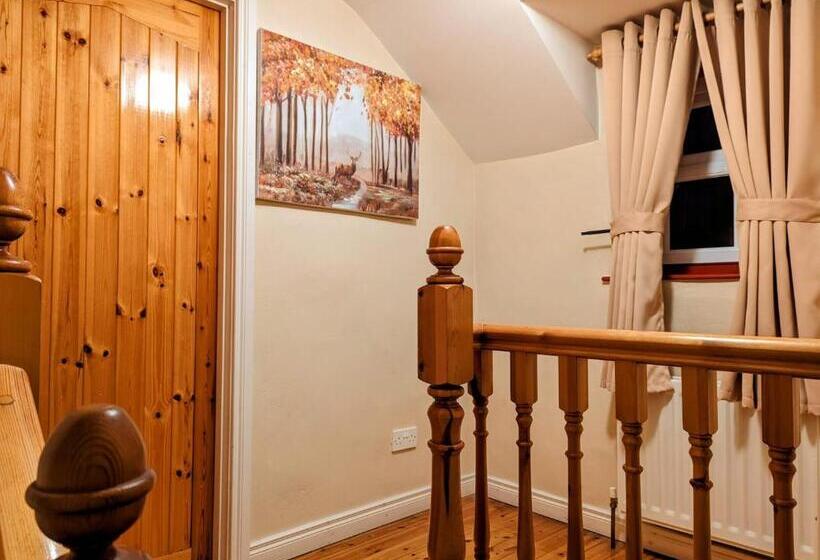 منزل 3 غرف نوم, Millers Close Holiday Cottages