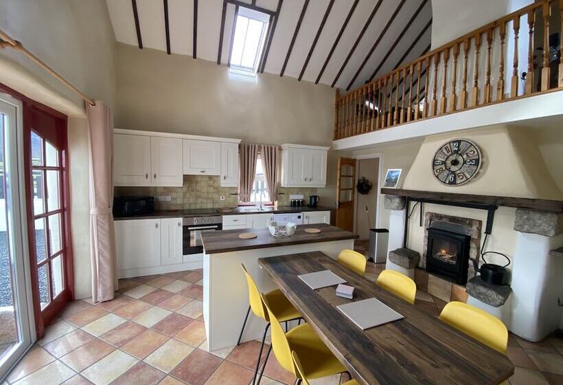 منزل 3 غرف نوم, Millers Close Holiday Cottages