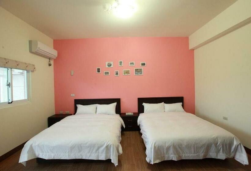 اتاق سوپریور چهار تخته, Dali Moonlight B&b