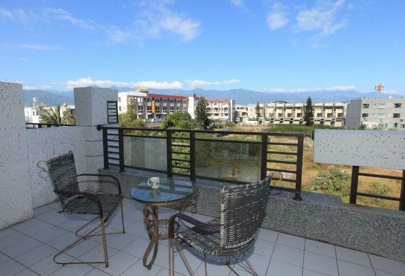 اتاق استاندارد چهار تخته, Dali Moonlight B&b