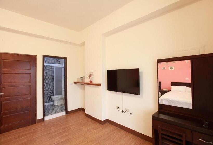 اتاق استاندارد چهار تخته, Dali Moonlight B&b