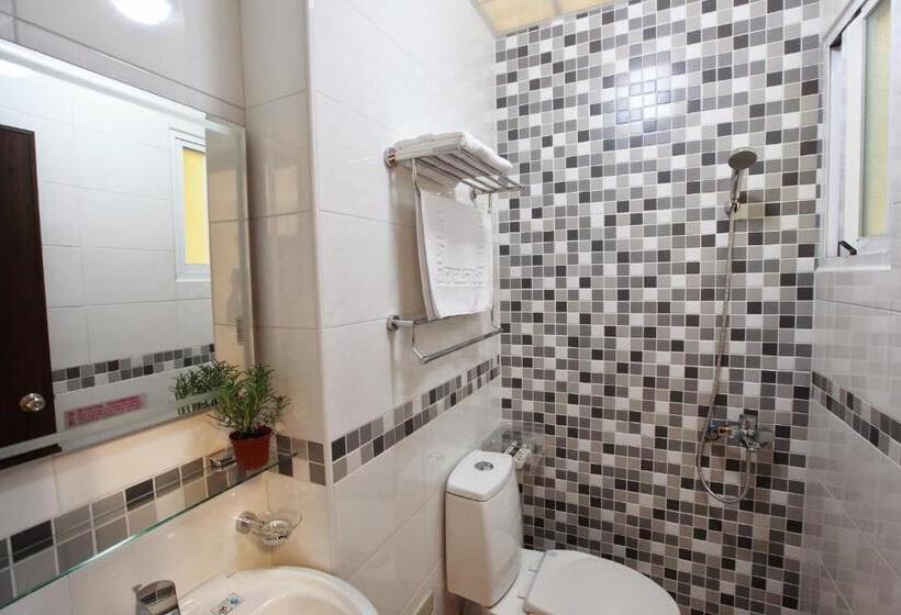 خانه 4 خوابه, Dali Moonlight B&b