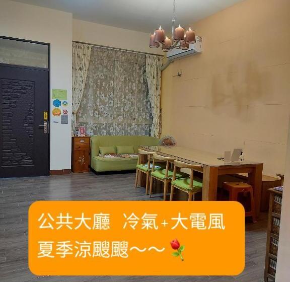 خانه 4 خوابه, Dali Moonlight B&b