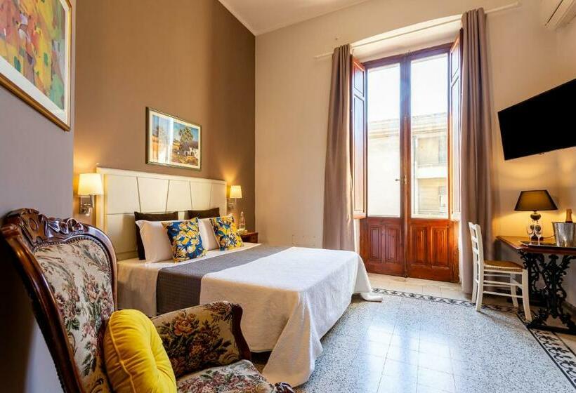 스탠다드 트리플 발코니 룸, Marlin Rooms