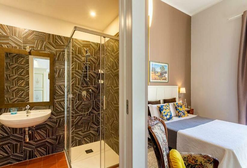 스탠다드 트리플 발코니 룸, Marlin Rooms