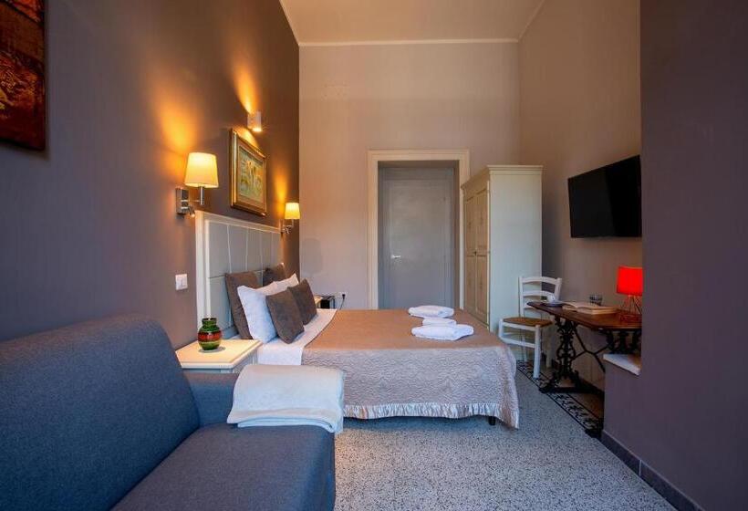 스탠다드 트리플 발코니 룸, Marlin Rooms