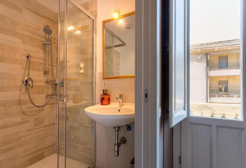 스탠다드 트리플 발코니 룸, Marlin Rooms