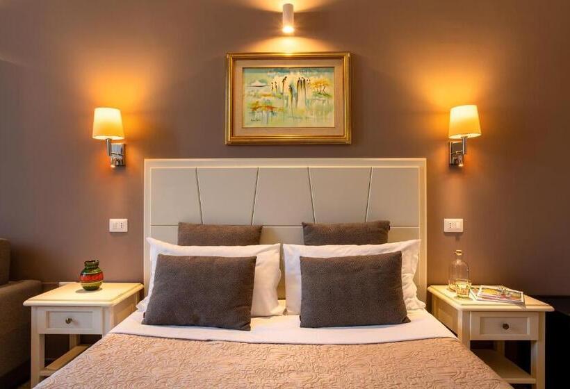 스탠다드 트리플 발코니 룸, Marlin Rooms