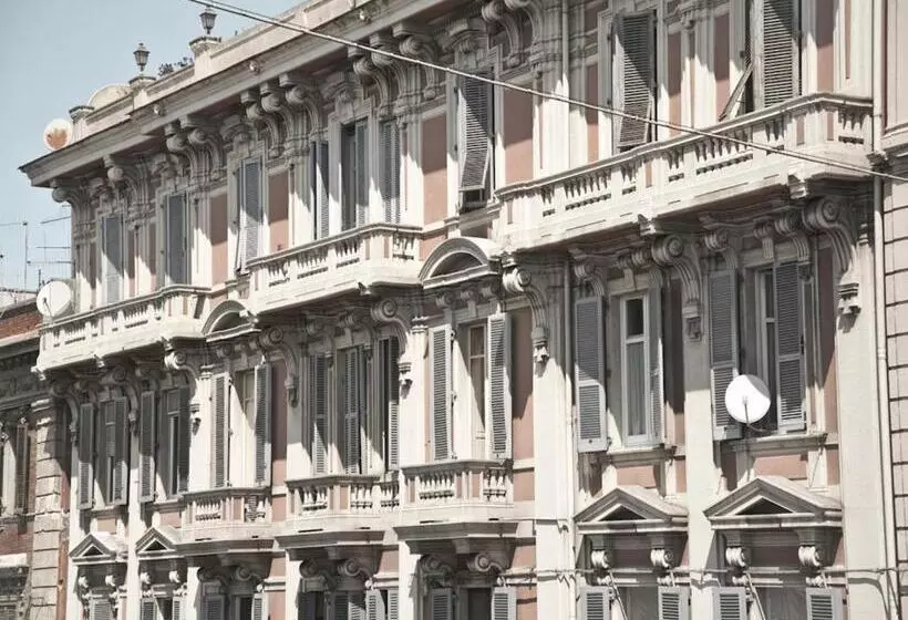 اتاق استاندارد سه تخته با بالکن, Marlin Rooms