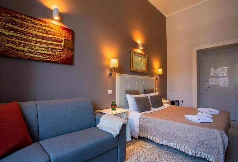 اتاق استاندارد سه تخته با بالکن, Marlin Rooms