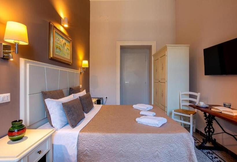 스탠다드 트리플 발코니 룸, Marlin Rooms