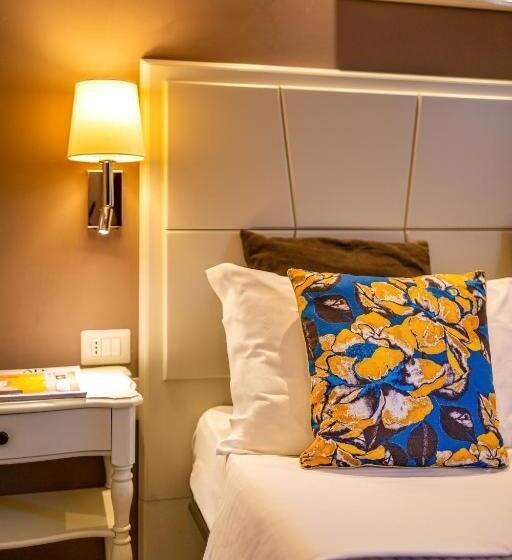 Четырехместный Номер Стандарт с Балконом, Marlin Rooms