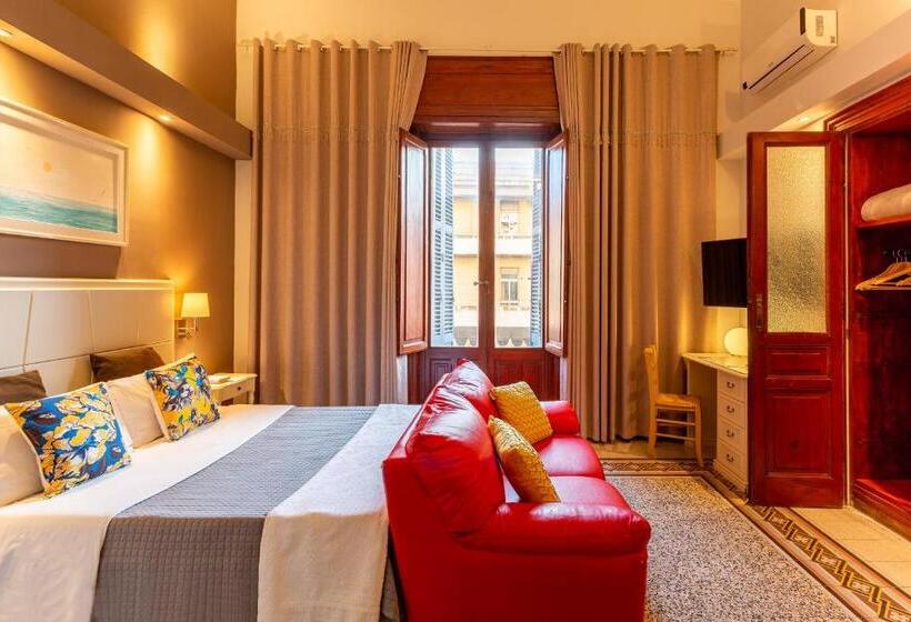 Четырехместный Номер Стандарт с Балконом, Marlin Rooms