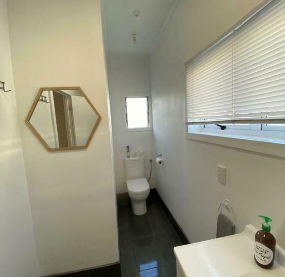 Номер Стандарт, Surf N Stay Whangamata