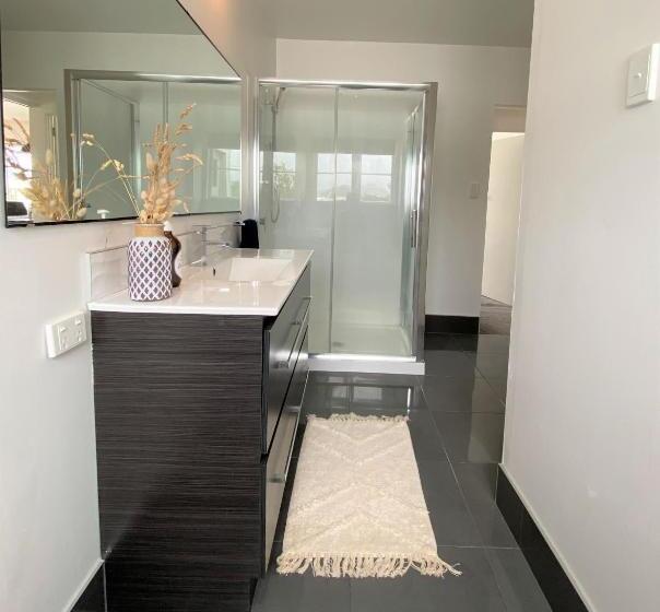 스탠다드 룸 공동 욕실, Surf N Stay Whangamata