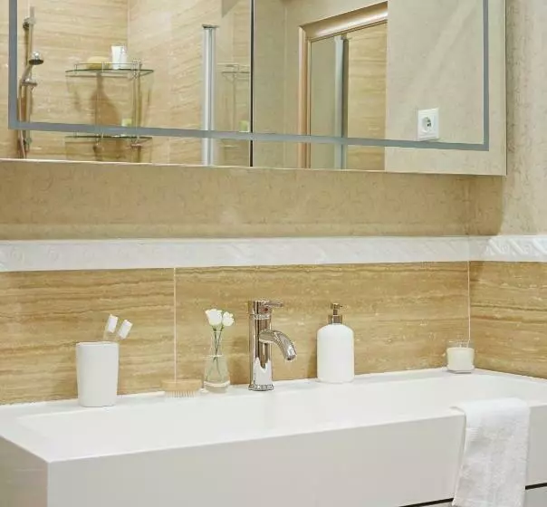 سوییت لوکس, Apartments Almandine