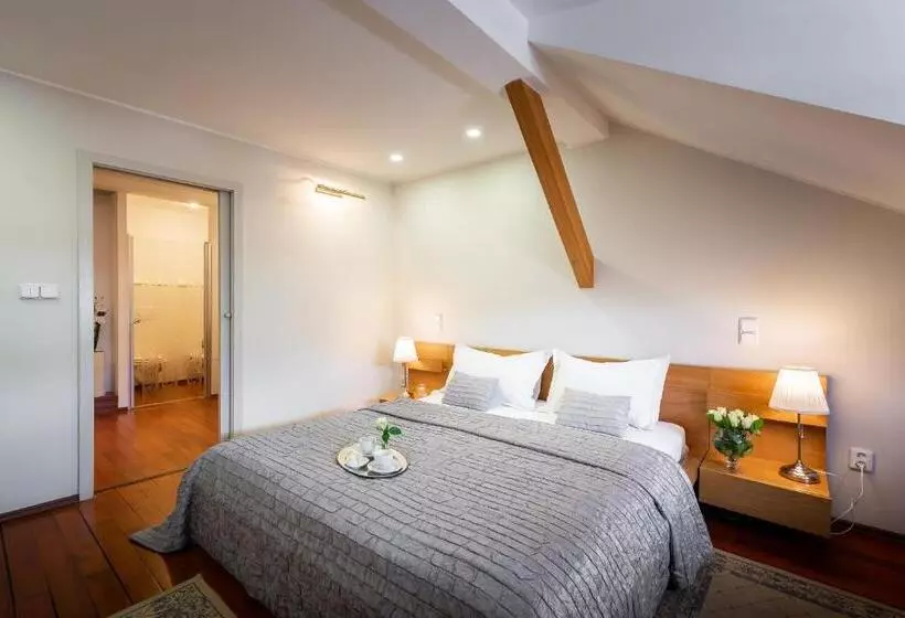 اتاق دوبلکس, Apartments Almandine