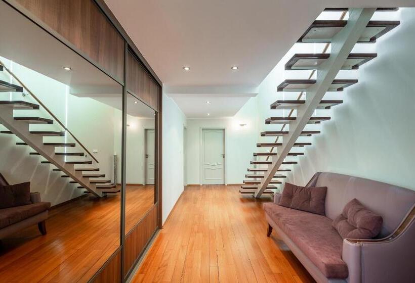 Duplex Kamer, Apartments Almandine