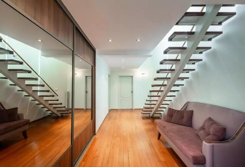 اتاق دوبلکس, Apartments Almandine