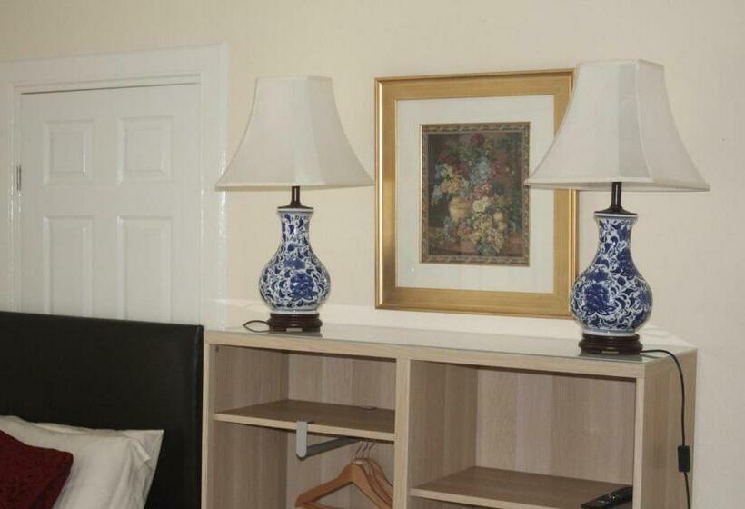 Номер Стандарт, Highland House Callander