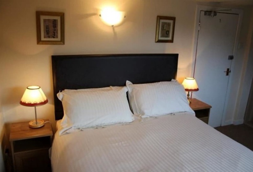 Номер Стандарт, Highland House Callander