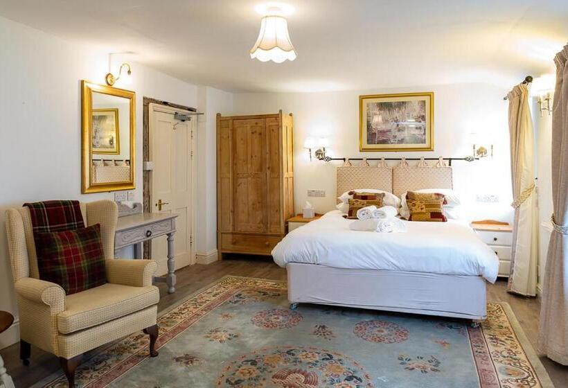 شقة غرفة واحدة, The Abbey Hotel & Apartments