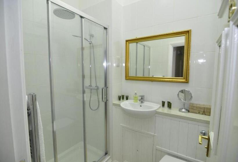 منزل غرفتين نوم, The Abbey Hotel & Apartments