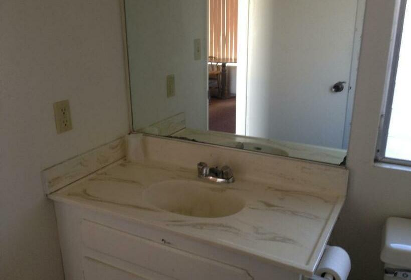 带大床的标准间, Golden Hills Motel